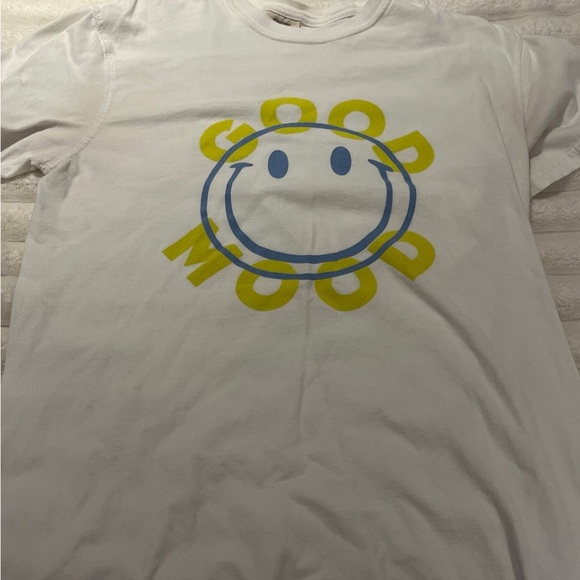 Comfort Colors White Tee with Yellow and Blue Design - Picture 1 of 3
